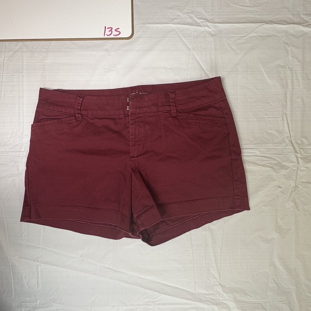 Womens Old Navy shorts chino maroon, size 2